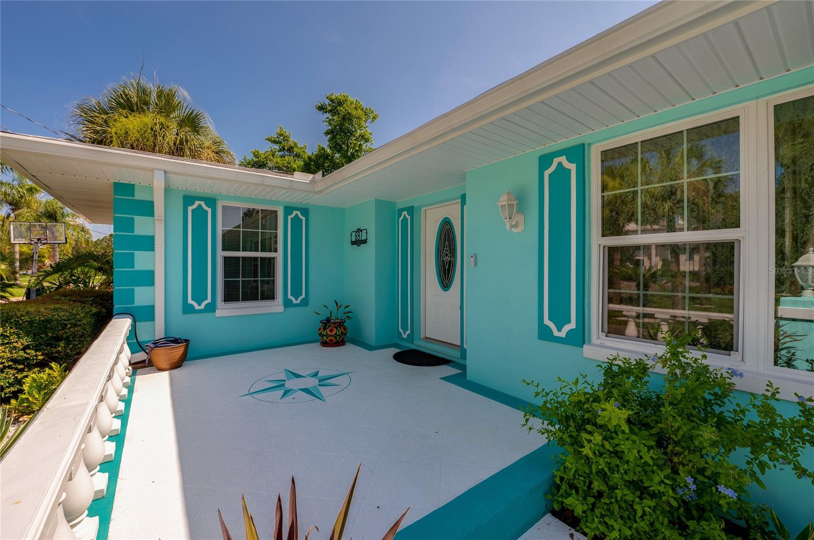 697 JOHN ANDERSON DR — photo 3