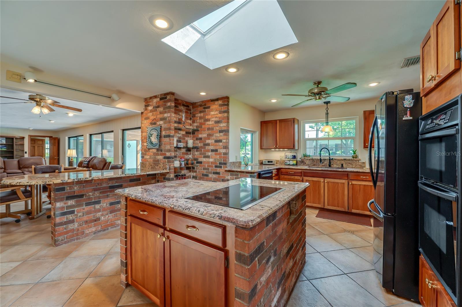 697 JOHN ANDERSON DR — photo 10
