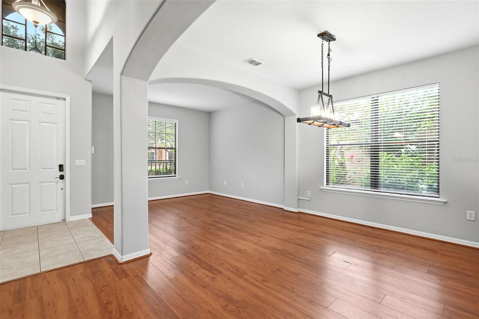 109 ELISSAR DR — photo 9