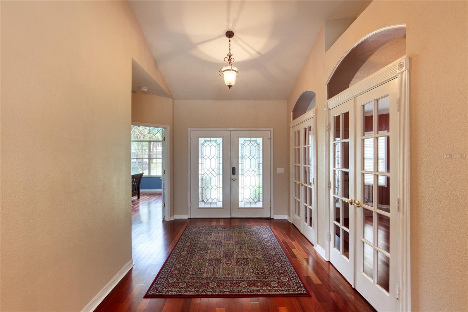 5 WATERCLIFF LN — photo 9