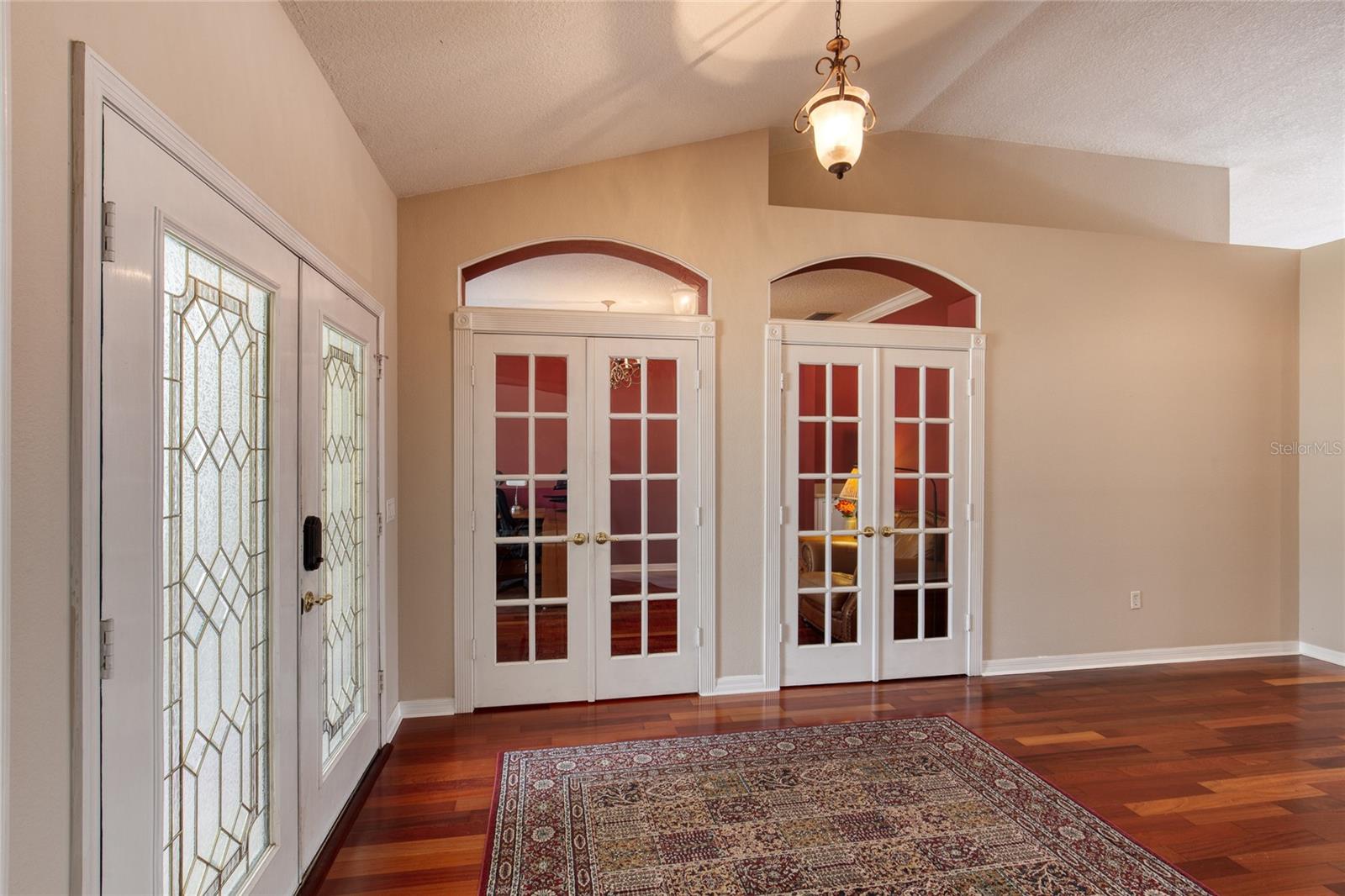 5 WATERCLIFF LN — photo 10
