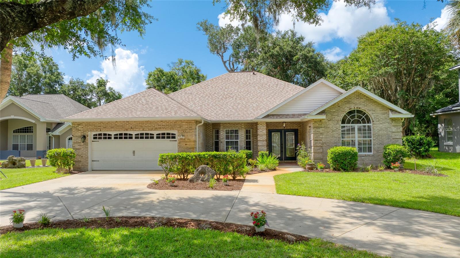 5 WATERCLIFF LN