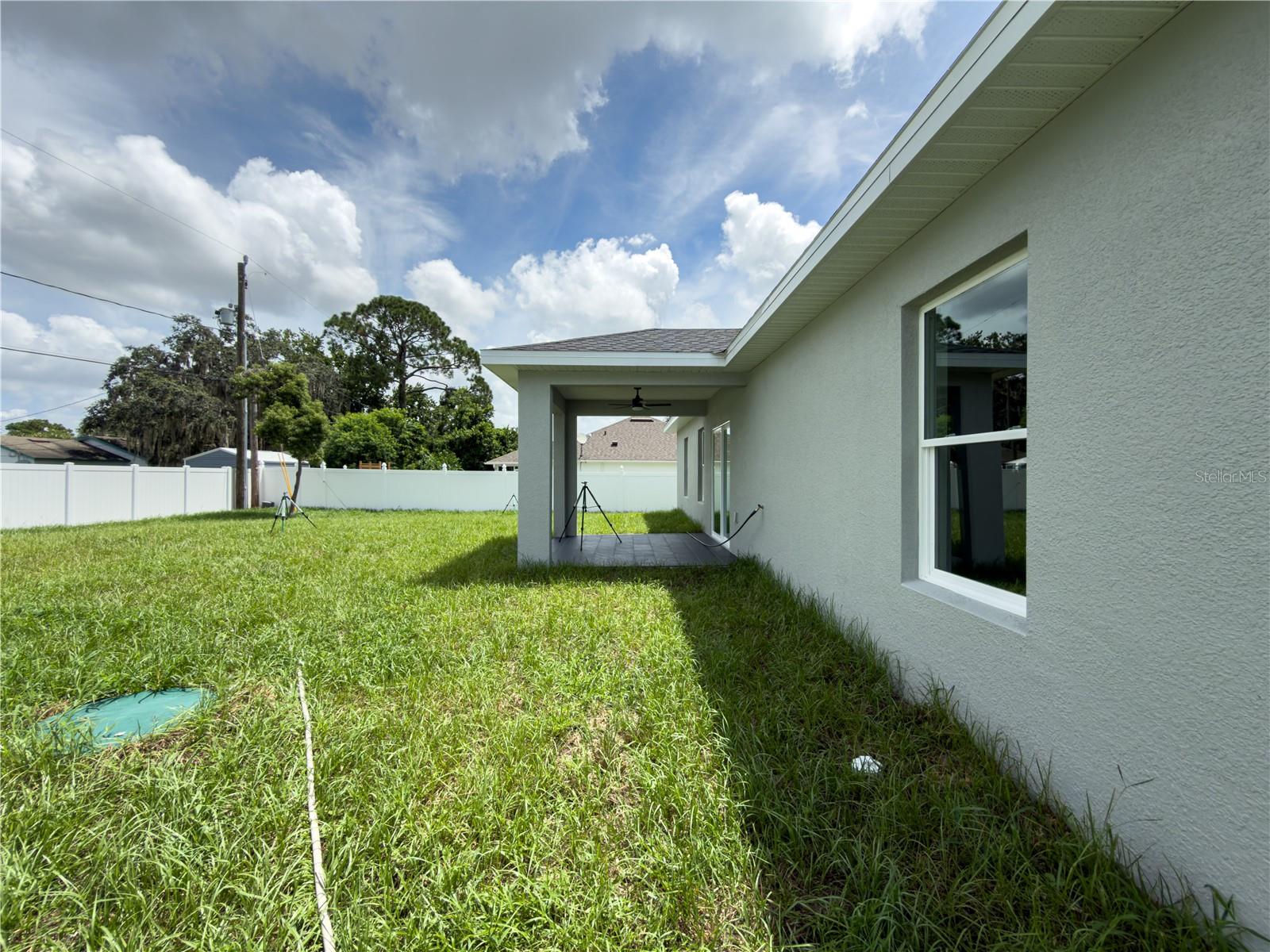 1592 E NORMANDY BLVD — photo 8