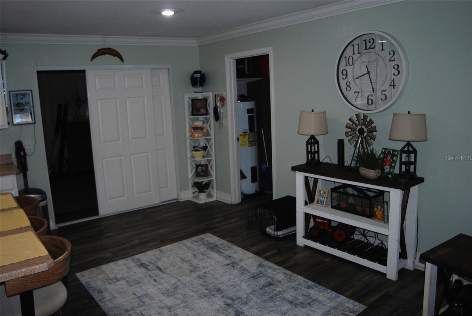 340 S CENTER ST — photo 6