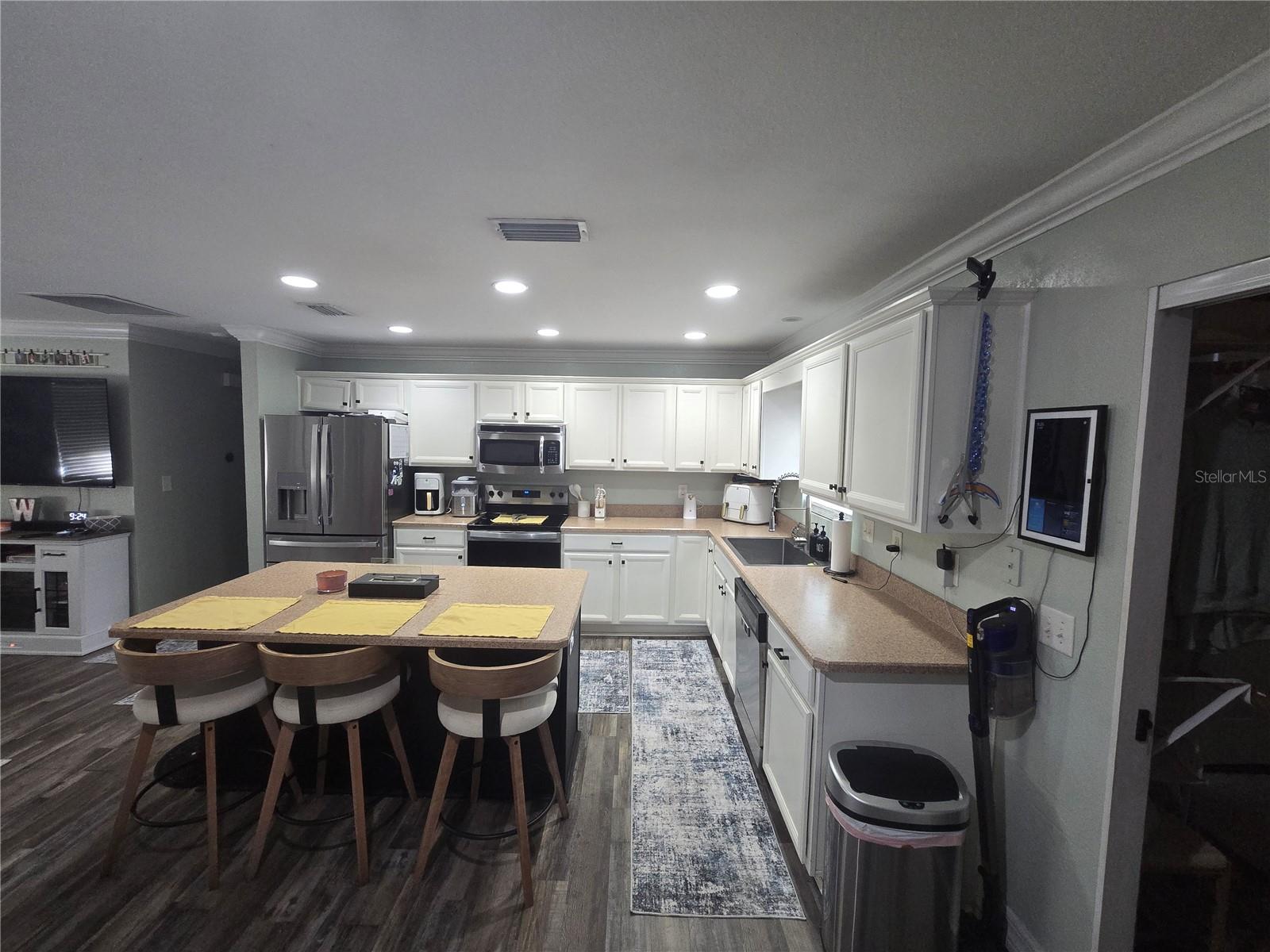 340 S CENTER ST — photo 8