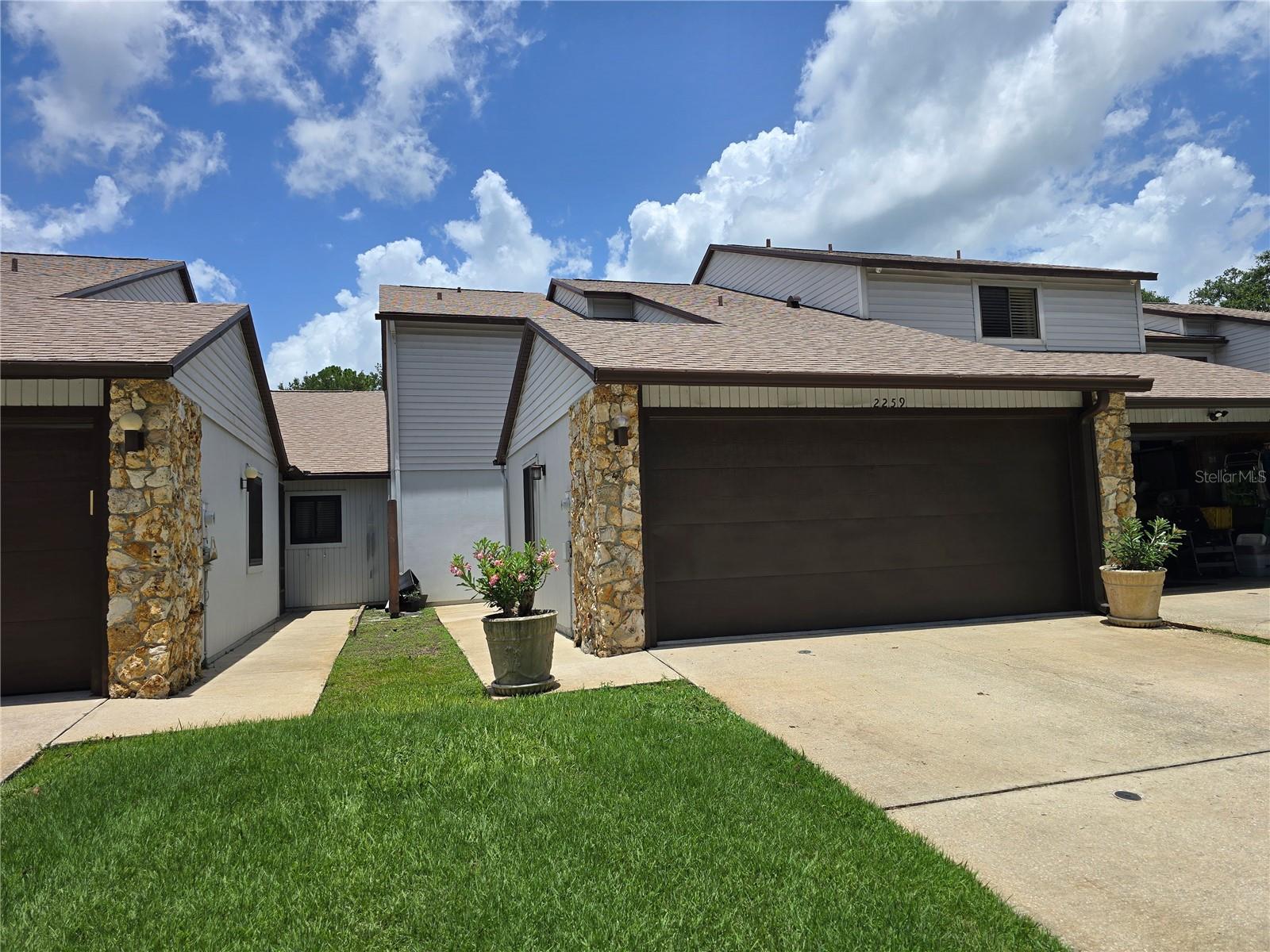 2259 BRANCHWOOD DR