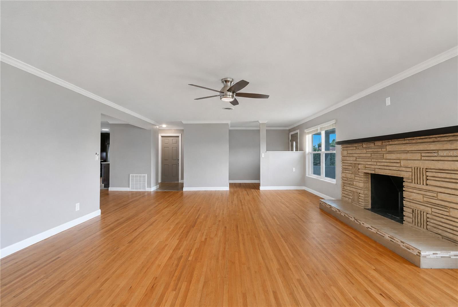1032 BEL AIRE DR — photo 8