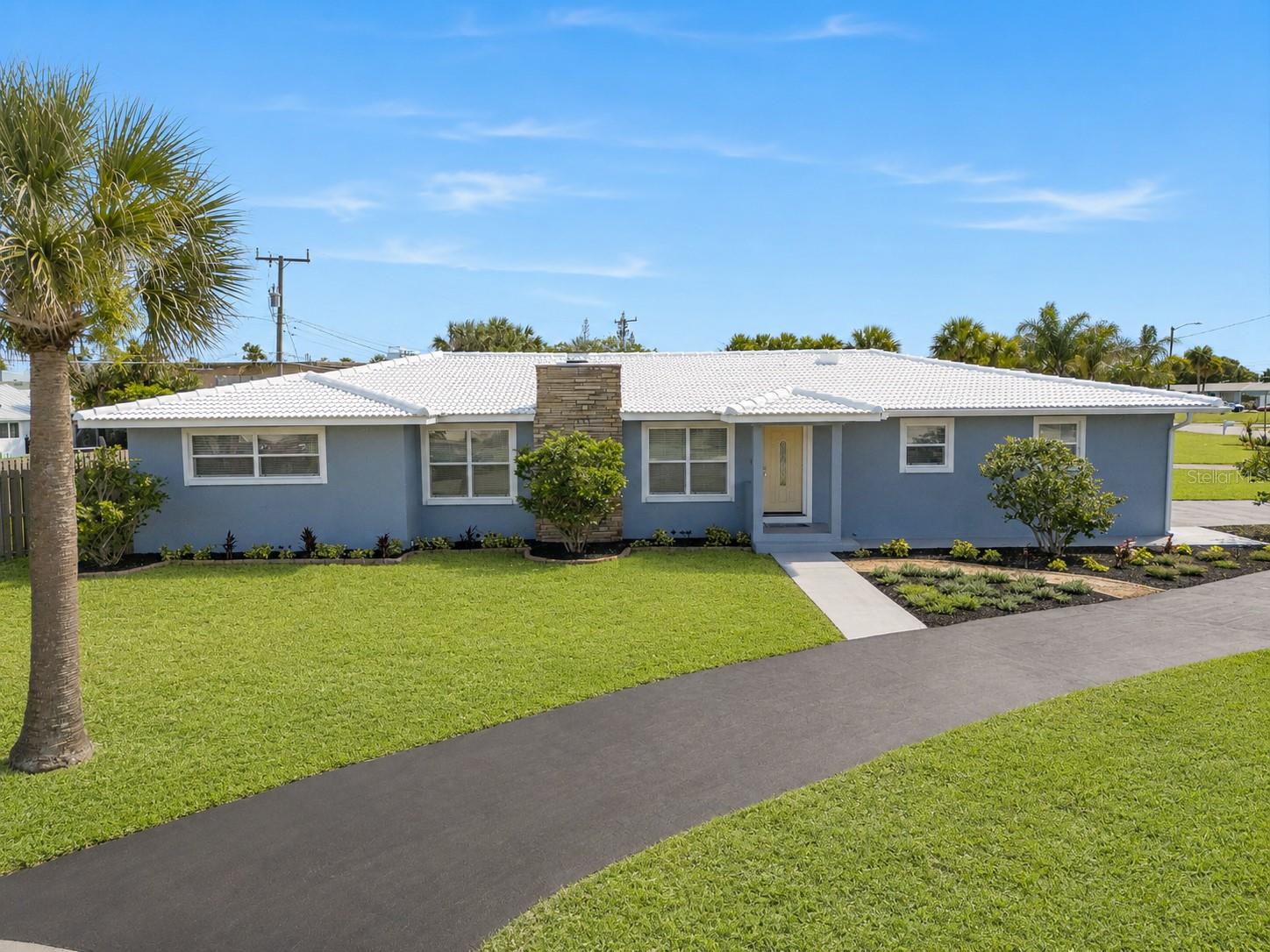 1032 BEL AIRE DR