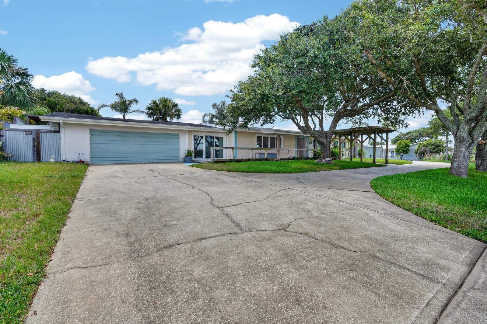 2071 S PENINSULA DR — photo 2