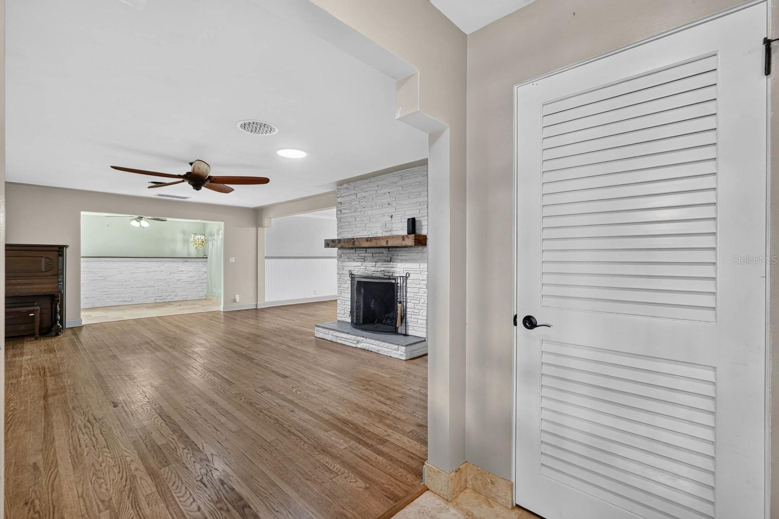 2071 S PENINSULA DR — photo 11
