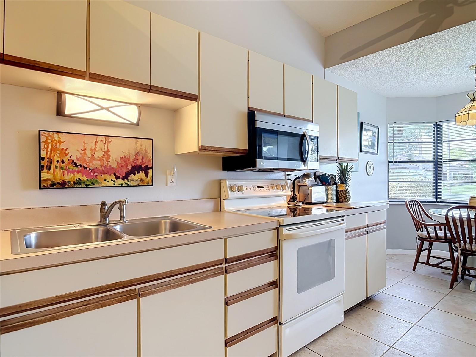 935 EASTRIDGE DR #7A — photo 4