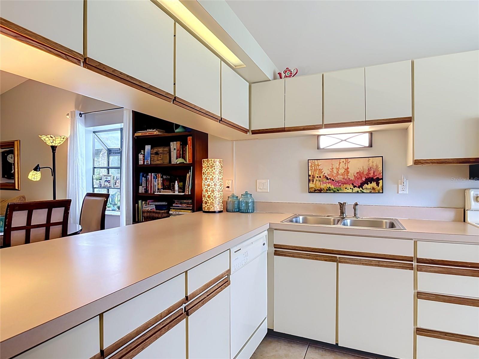 935 EASTRIDGE DR #7A — photo 5