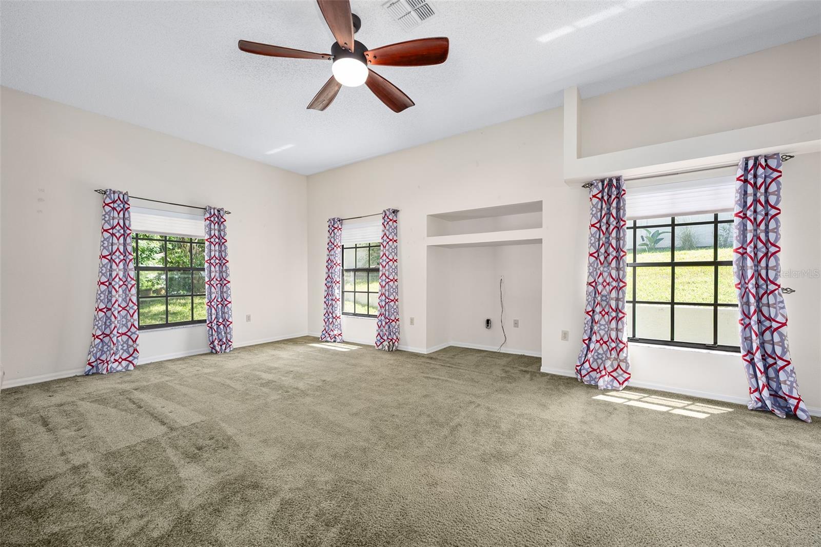 1837 E GLANCY DR — photo 12