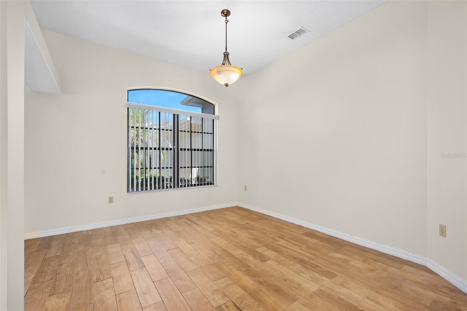 1837 E GLANCY DR — photo 4