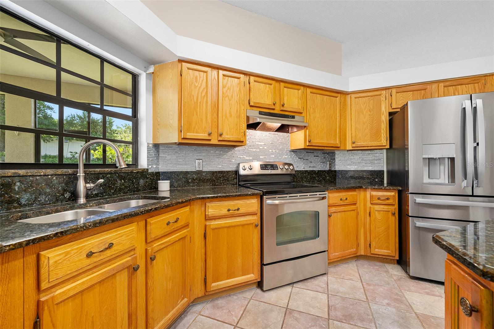 1837 E GLANCY DR — photo 8