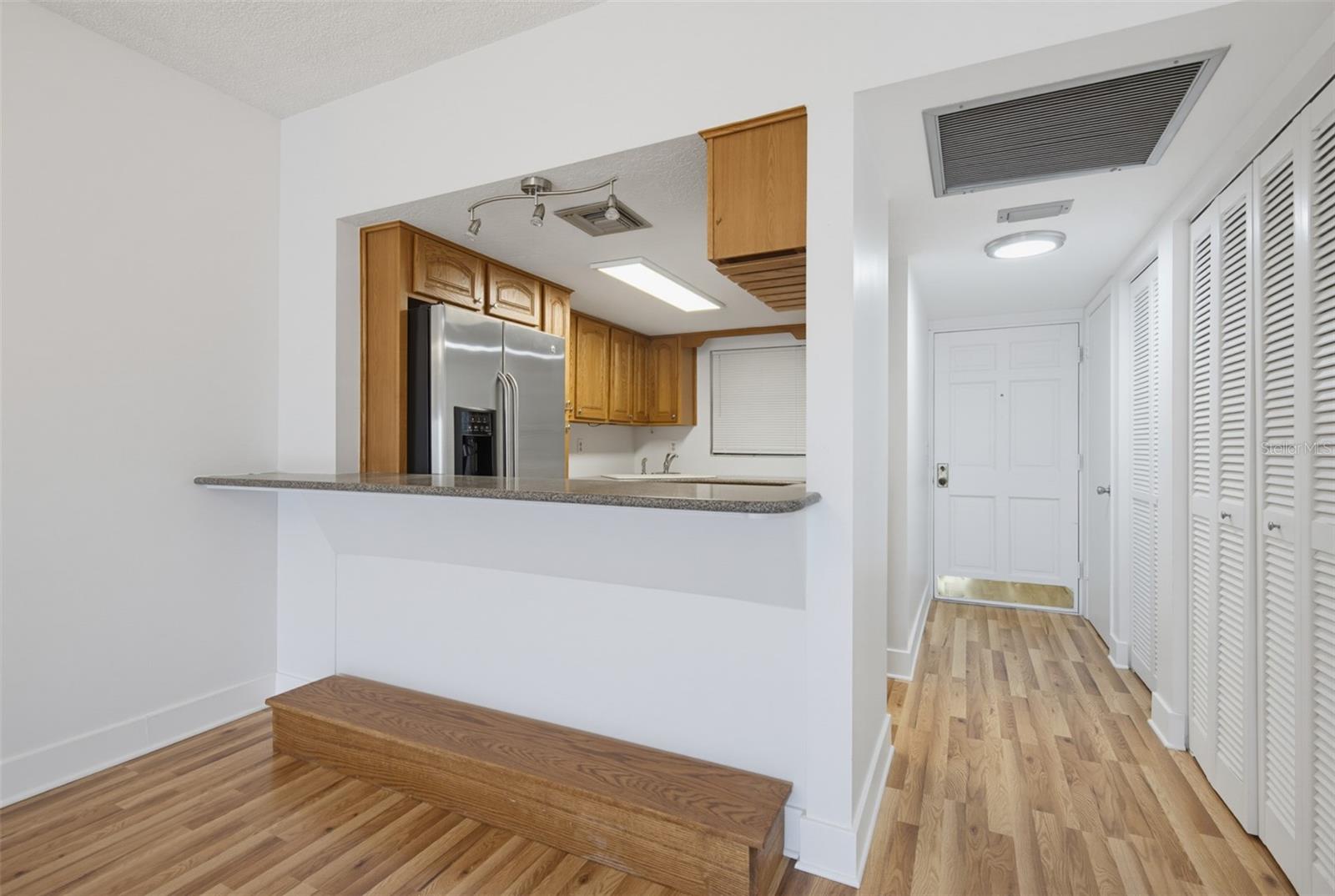 100 GRANT AVE #24 — photo 9