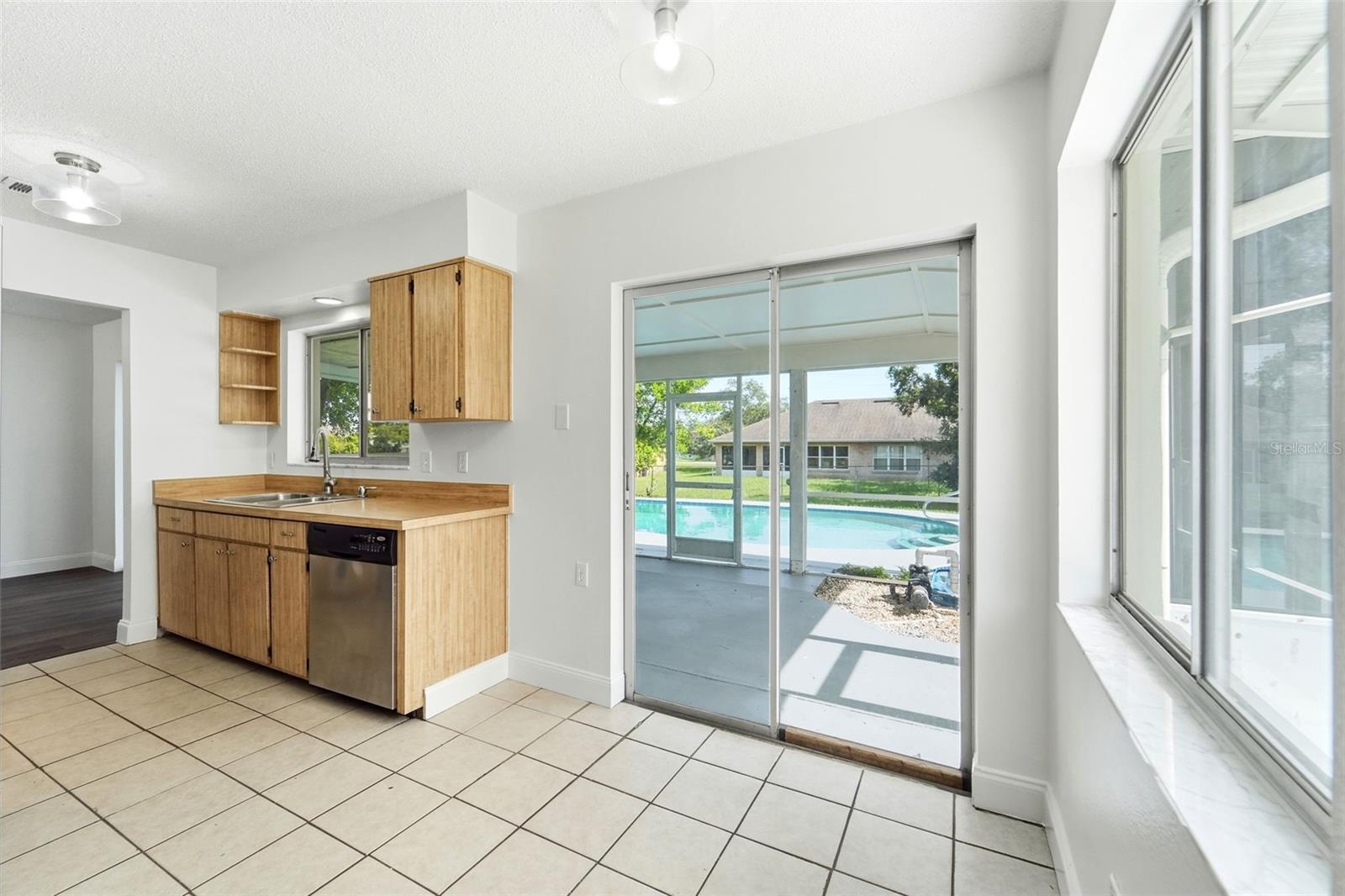 1360 N OLD MILL DR — photo 11