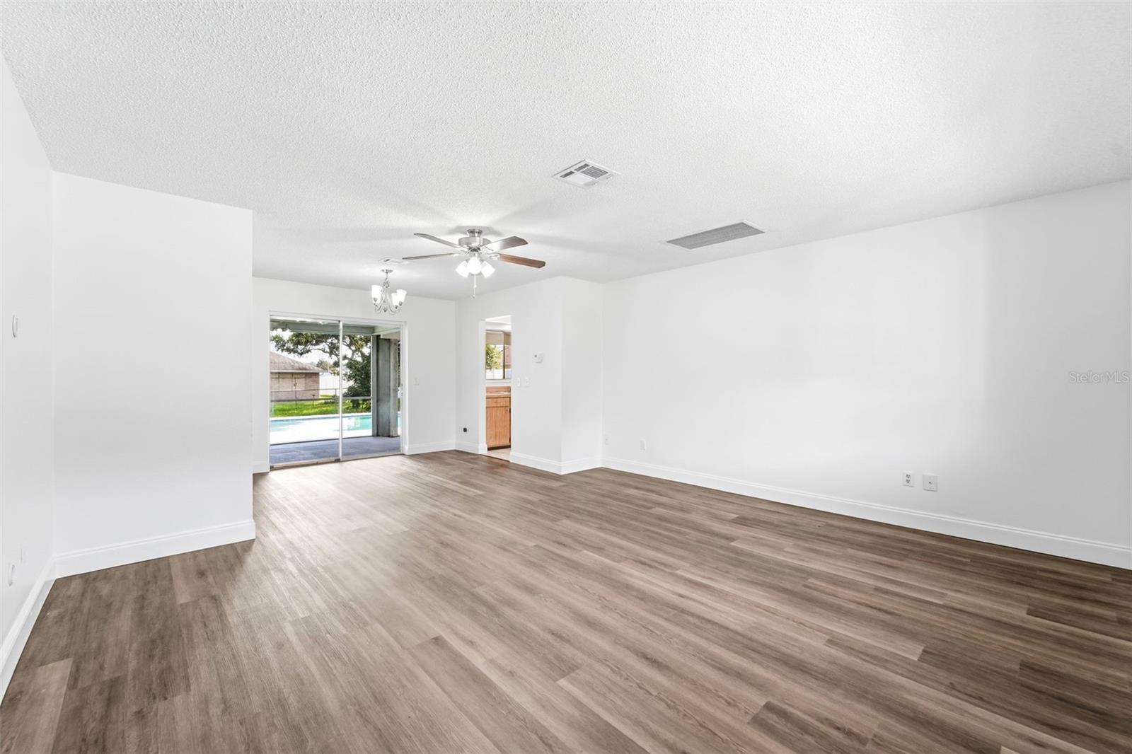 1360 N OLD MILL DR — photo 4