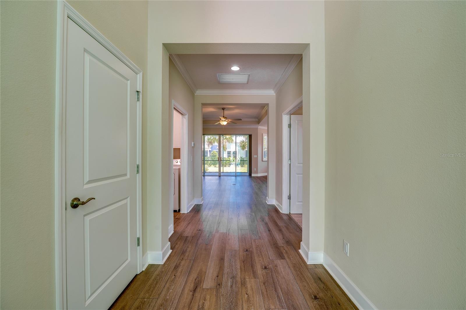 237 SAND BAR LN — photo 8