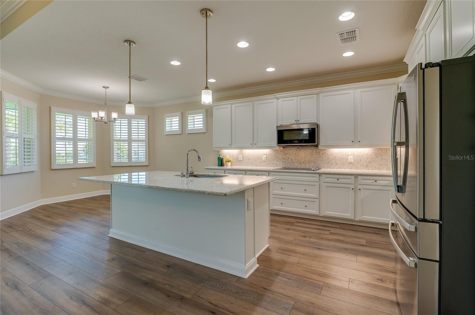 237 SAND BAR LN — photo 9