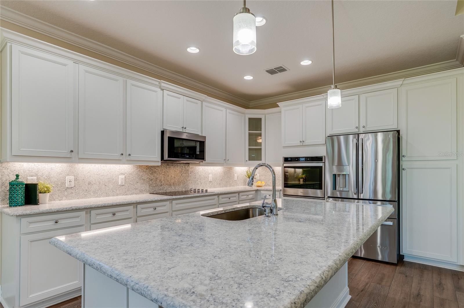 237 SAND BAR LN — photo 10