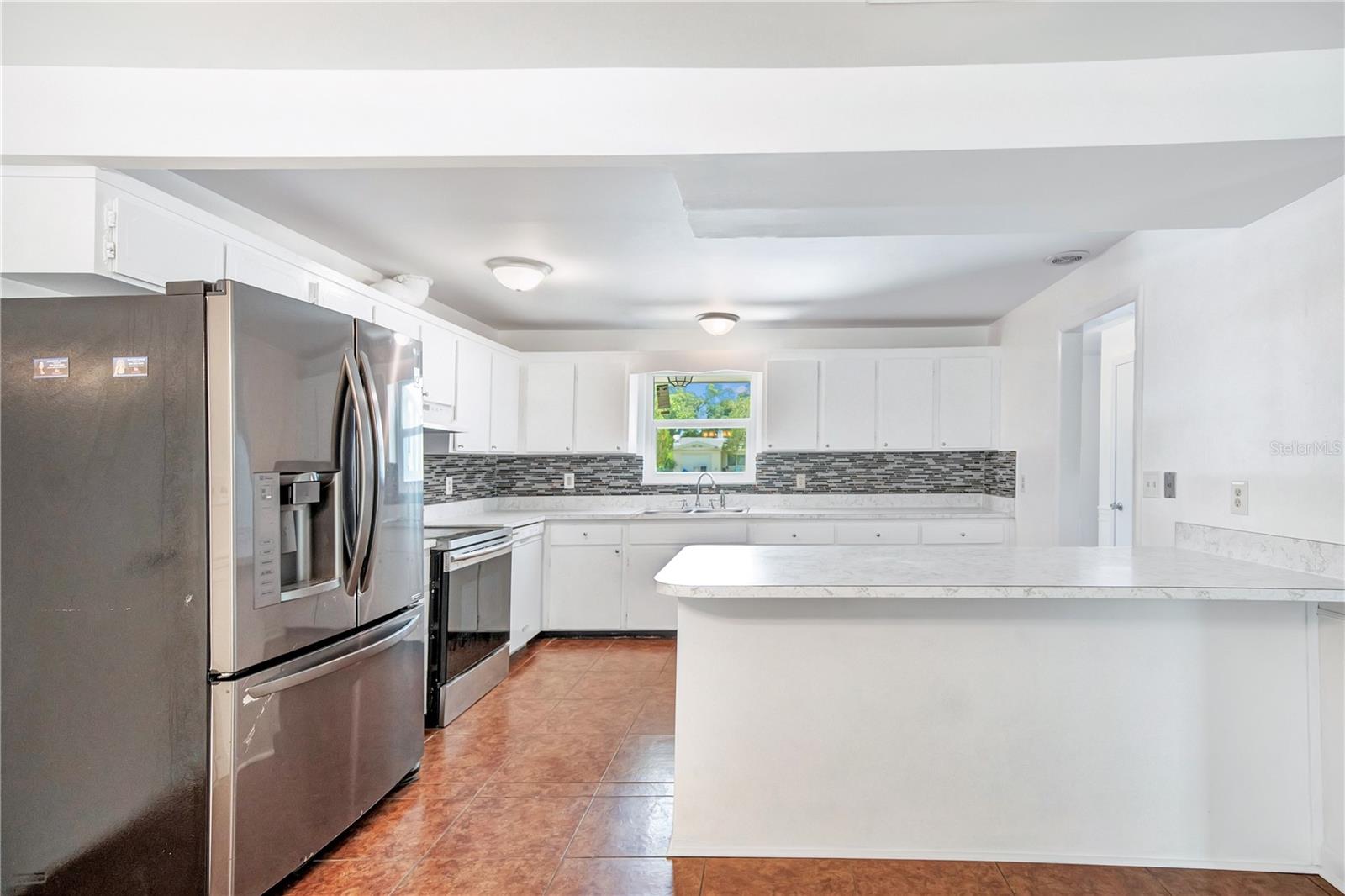 236 MCINTOSH RD — photo 9