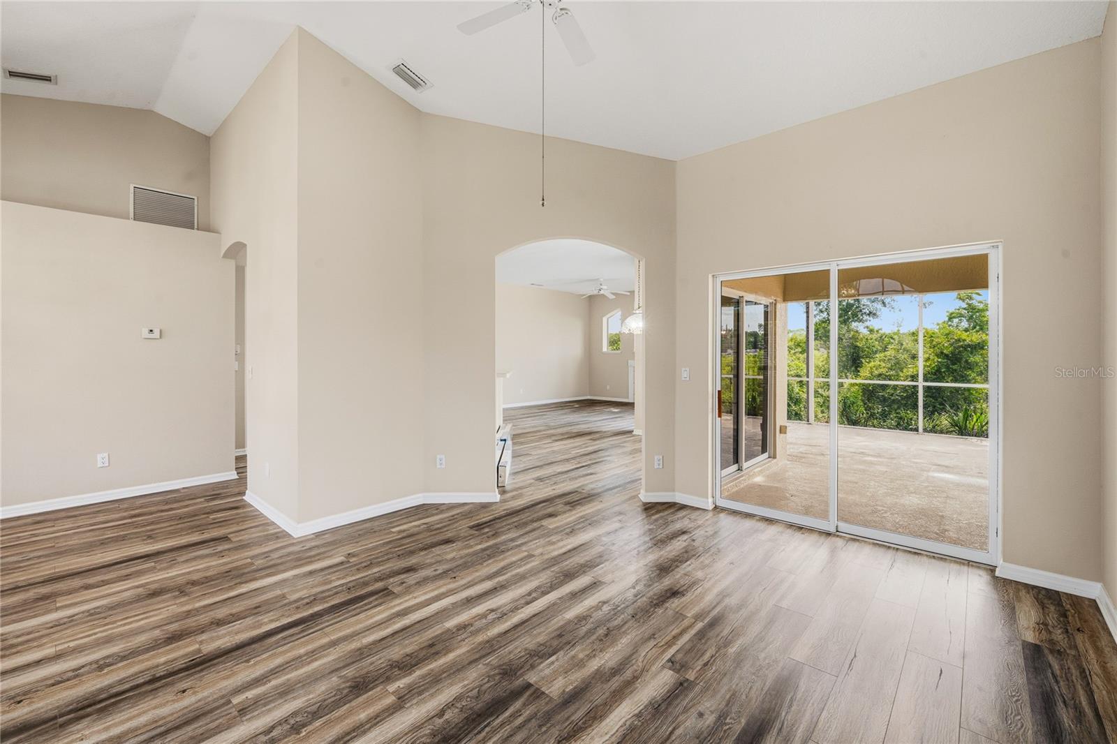 99 HOLLOW PINE DR — photo 9