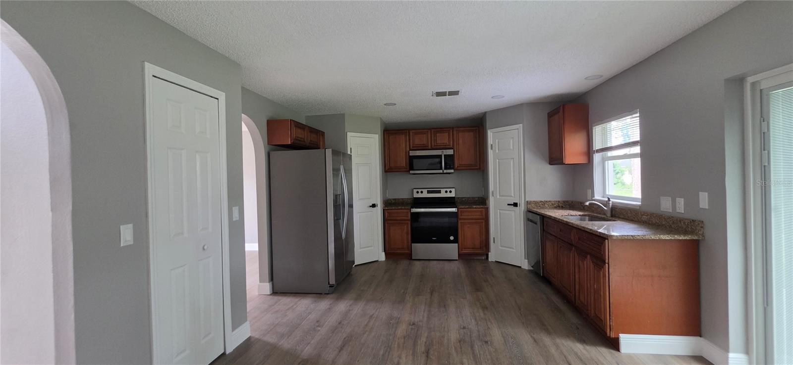 2861 BLACKBURN AVE — photo 6