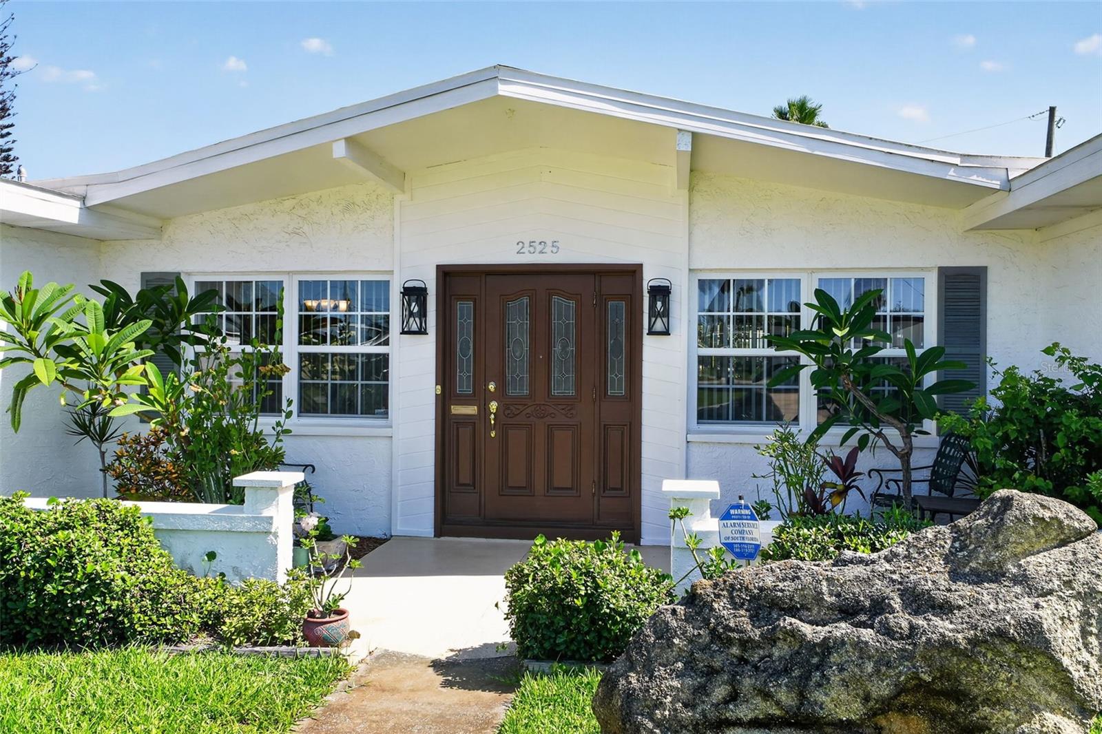 2525 CORAL WAY W — photo 2