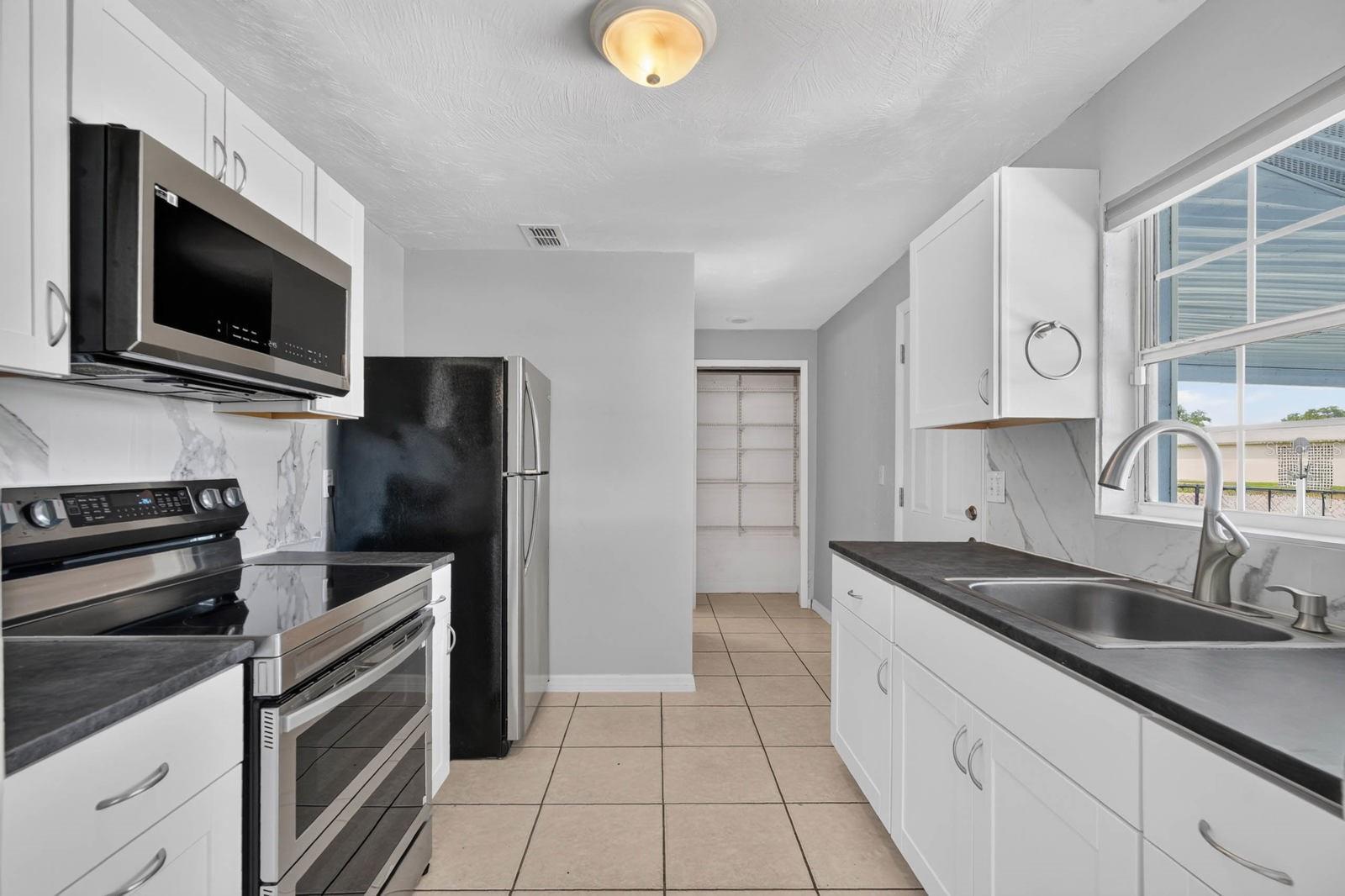 736 S CAROLINE ST — photo 2