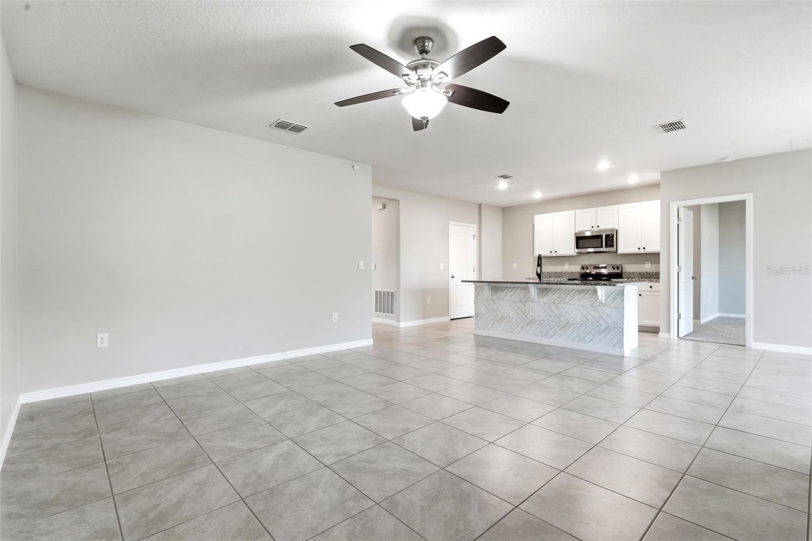 895 LAZIO CIR — photo 4