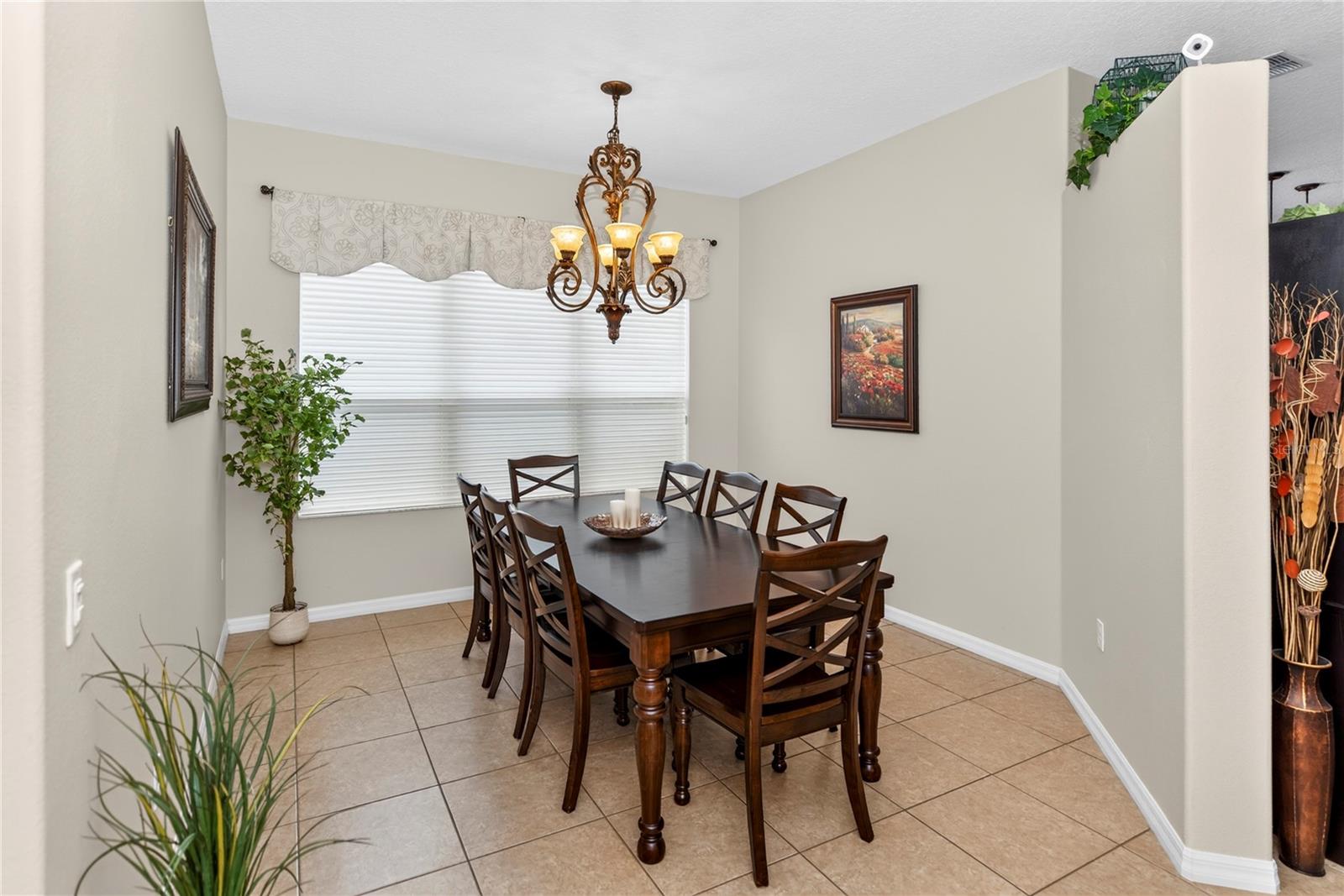 619 NEWHALL LN — photo 8