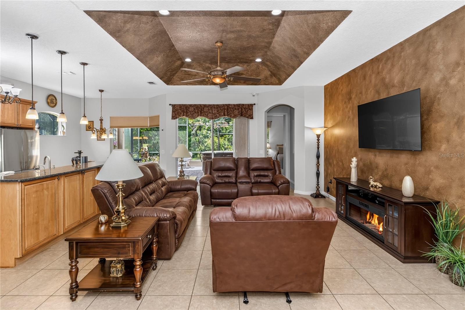 619 NEWHALL LN — photo 10