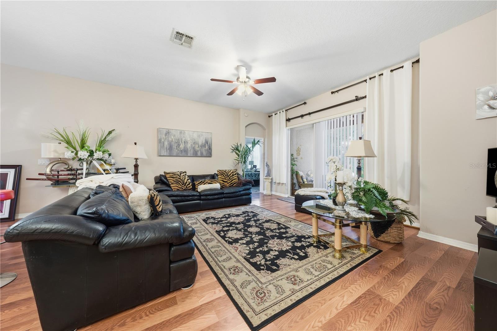 458 WOODFORD DR — photo 12