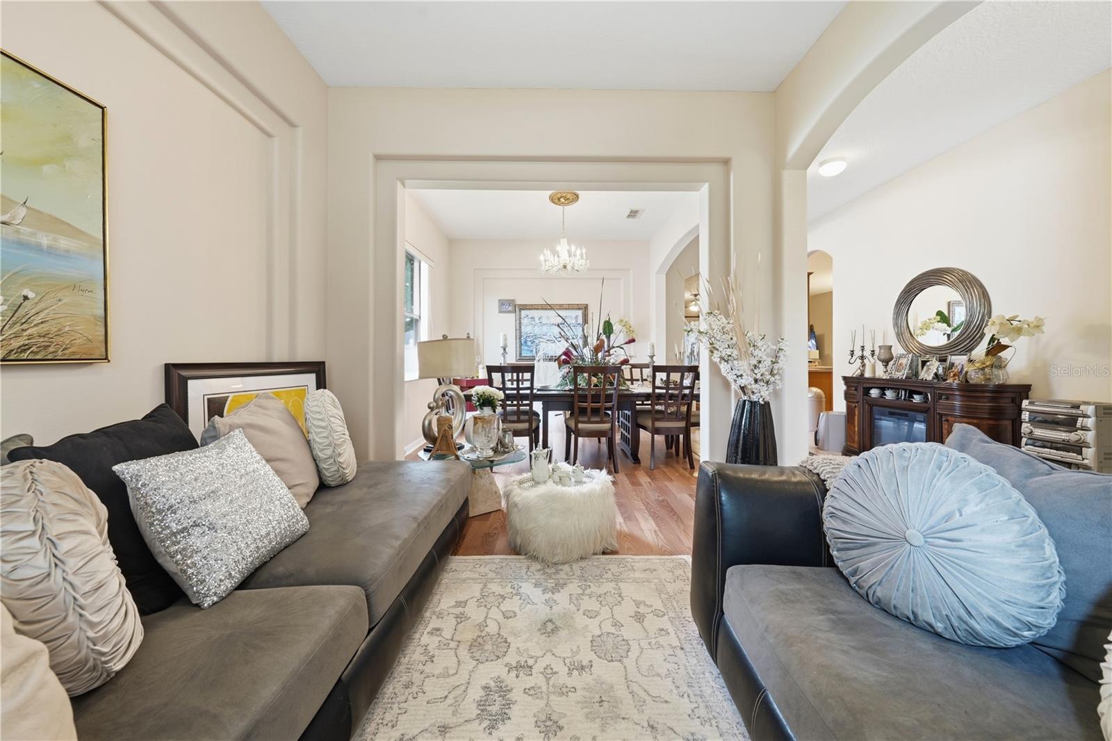 458 WOODFORD DR — photo 5