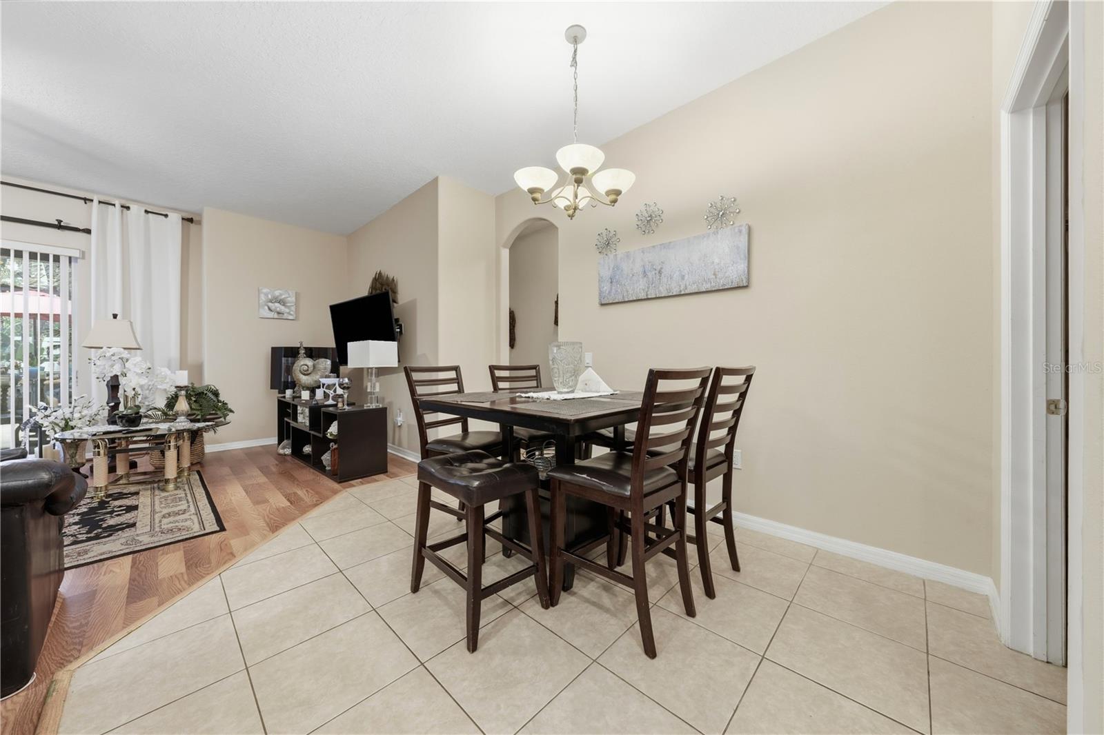 458 WOODFORD DR — photo 10