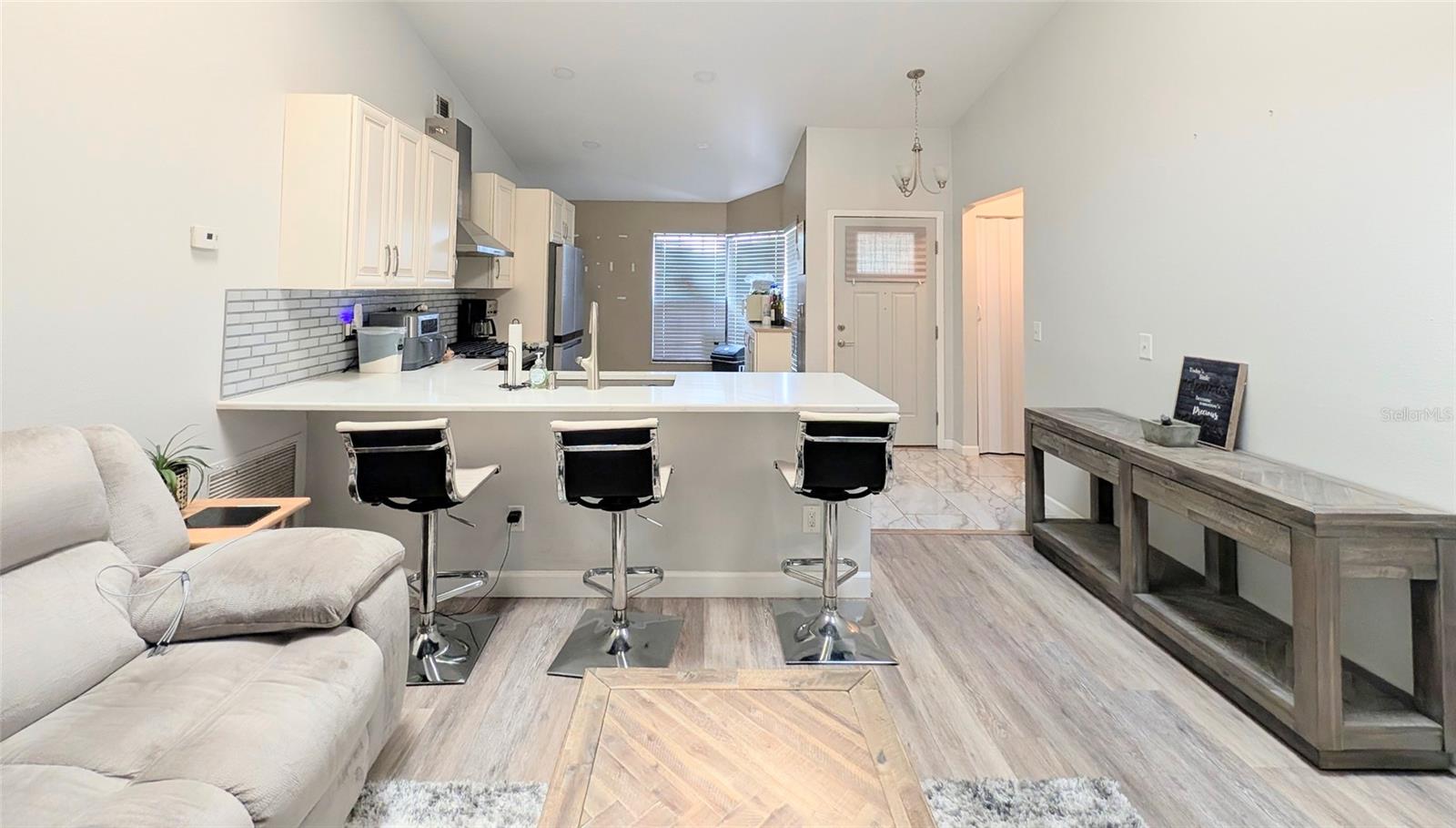 3140 WAINWRIGHT ST — photo 4