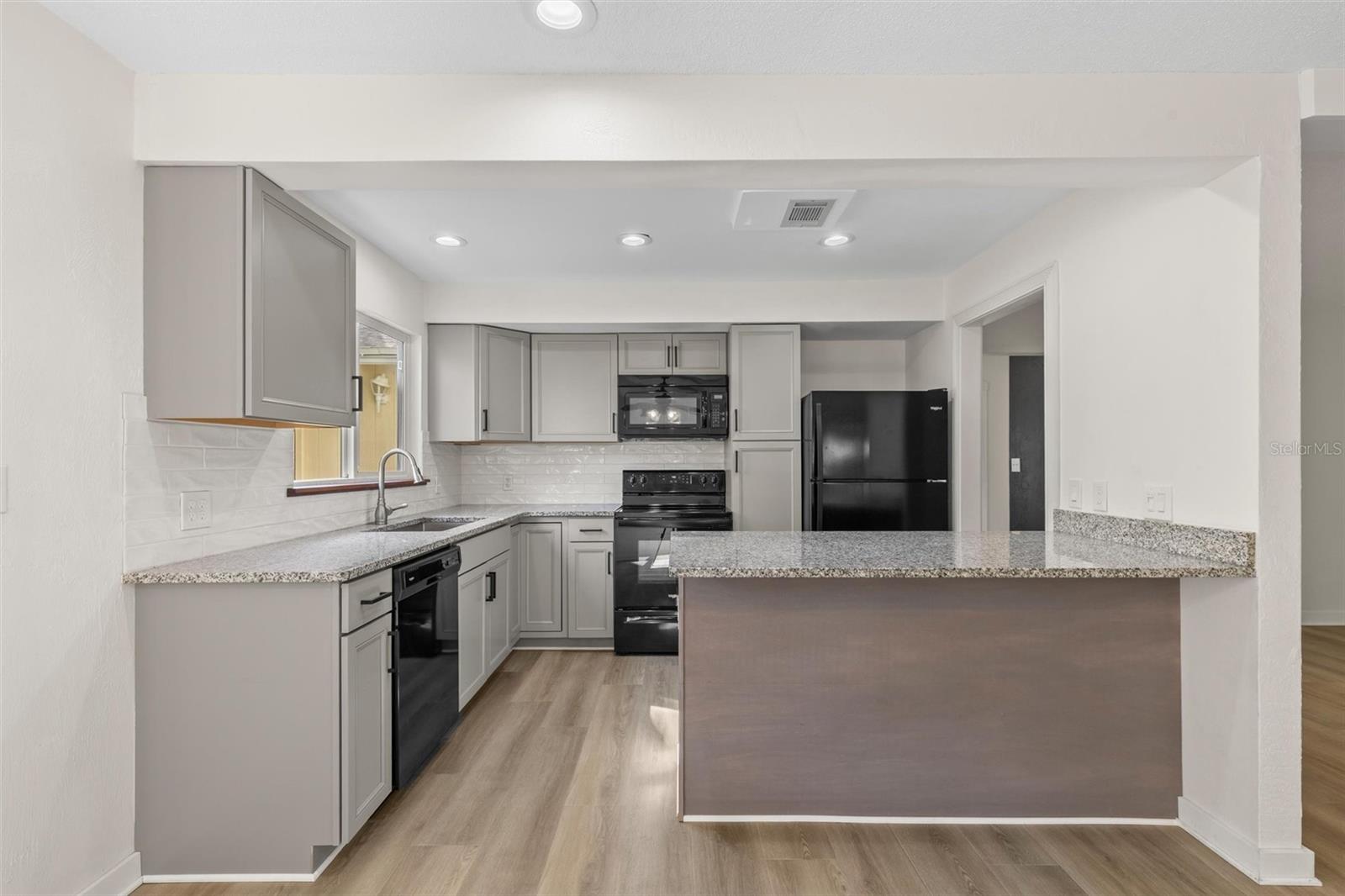 108 NORTHBROOK LN — photo 11