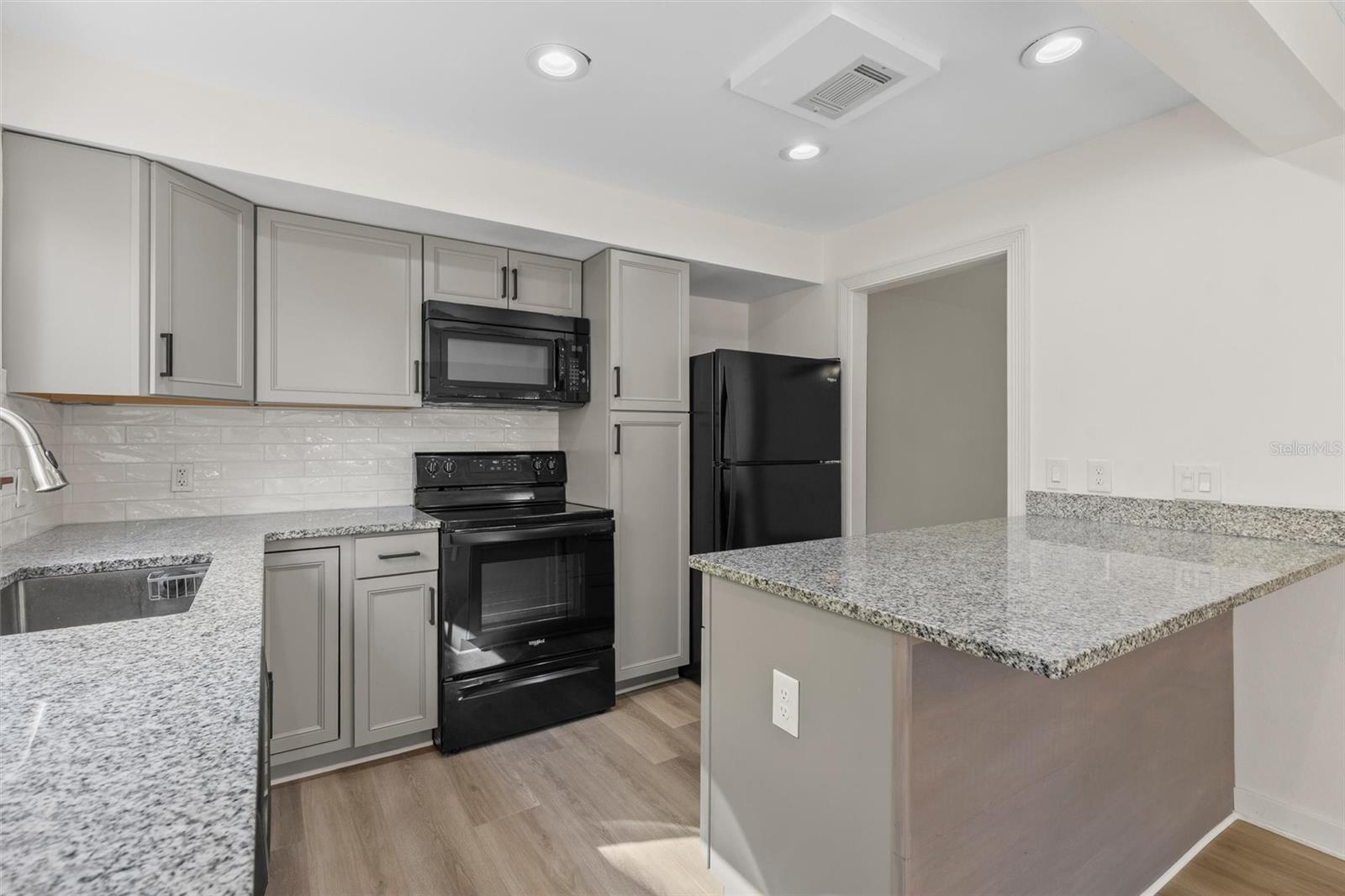 108 NORTHBROOK LN — photo 12