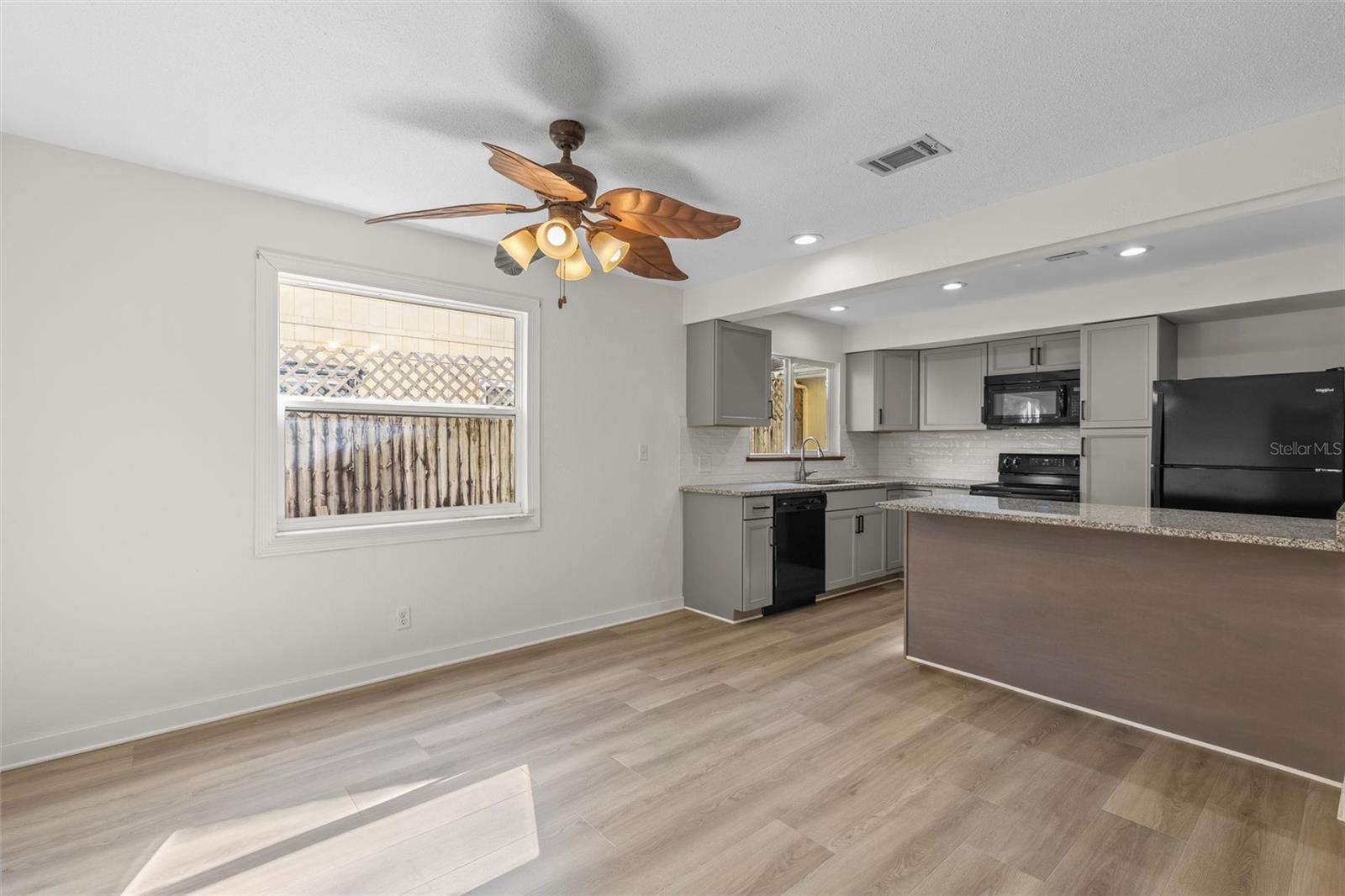 108 NORTHBROOK LN — photo 10