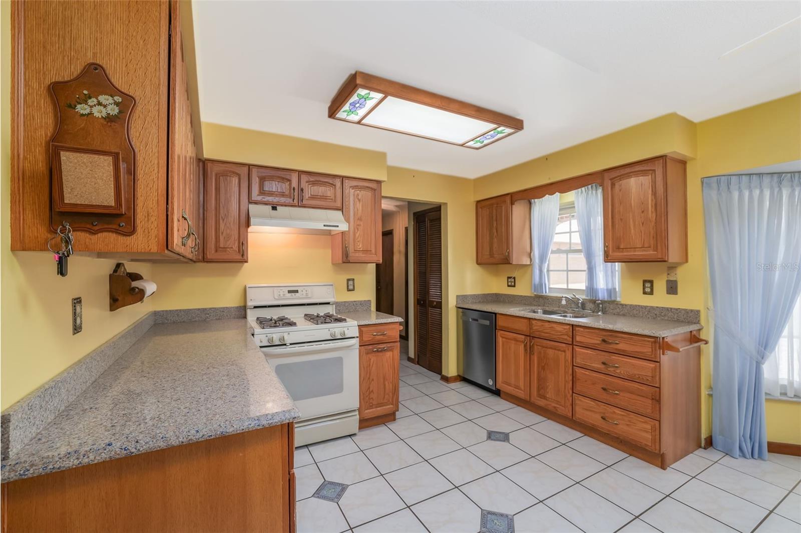 229 GEORGETOWNE BLVD — photo 10