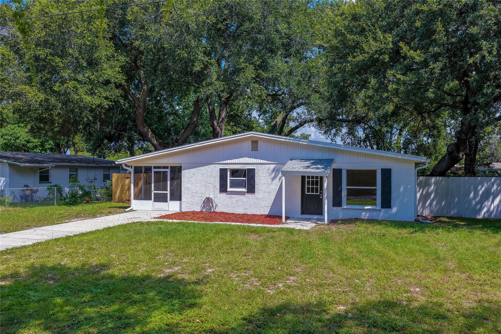 1220 LEON LN — photo 3