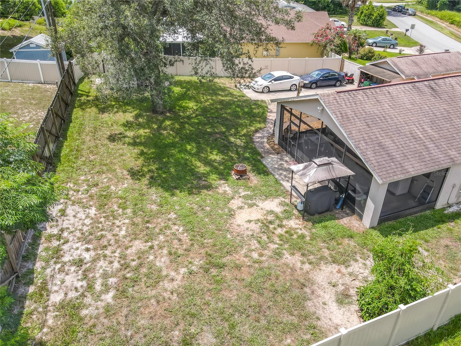 1123 W HANCOCK DR — photo 8