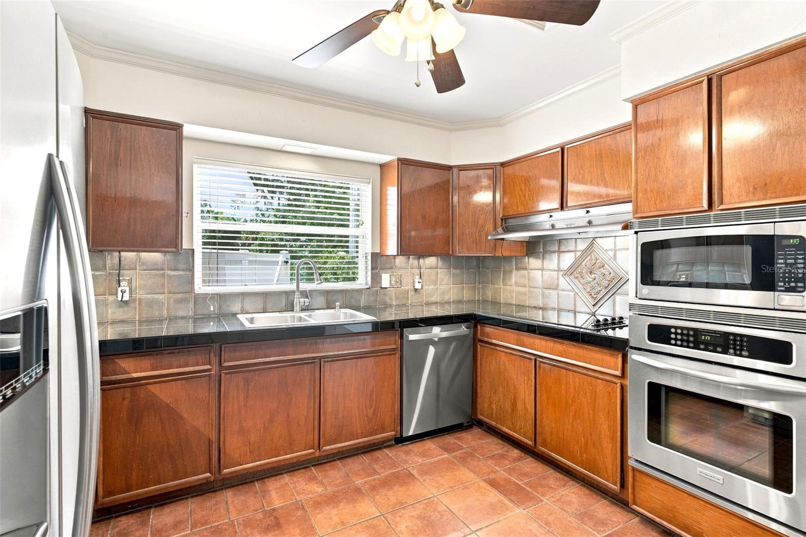 421 ELLIOTT AVE — photo 11