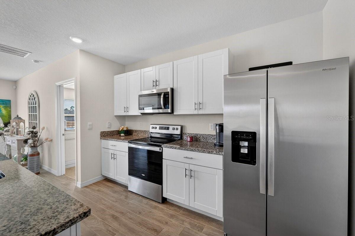1346 MIDDLE LAKE DR — photo 11