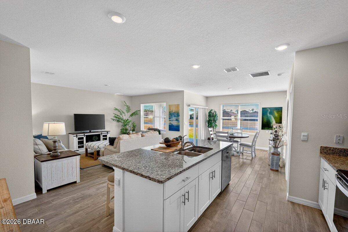1346 MIDDLE LAKE DR — photo 4