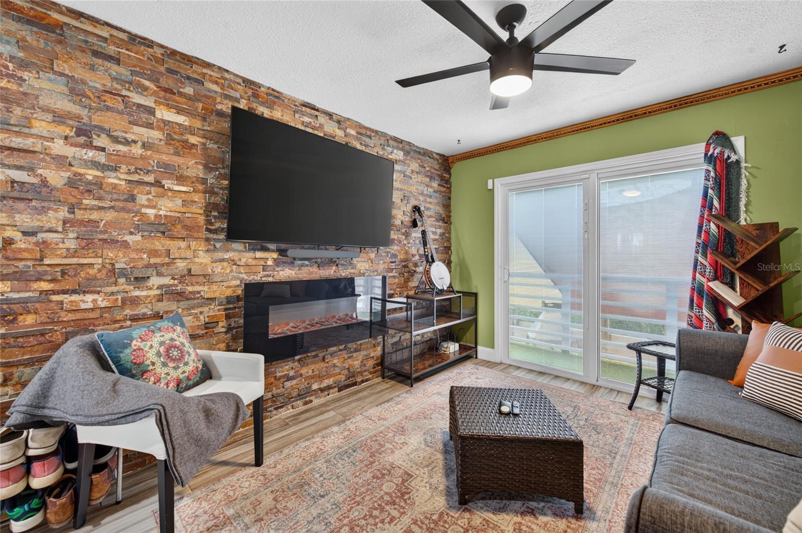 881 CATFISH AVE — photo 3