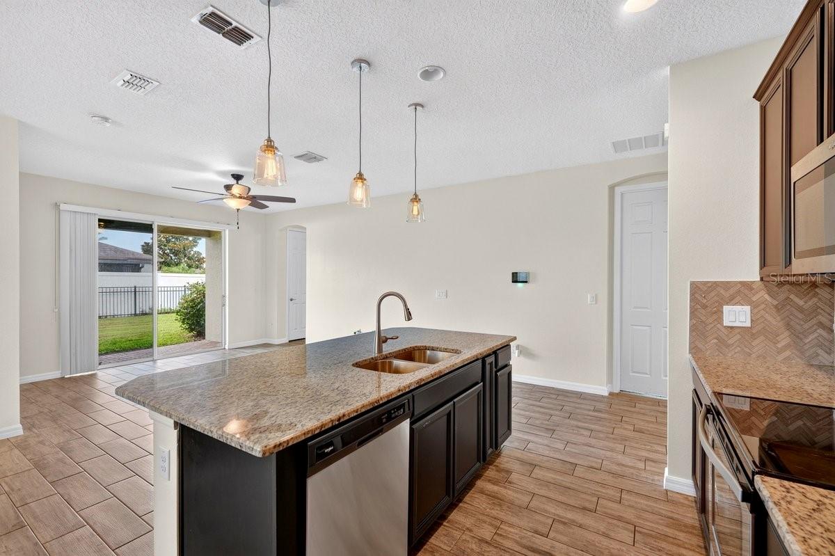 3833 LOON LN — photo 3
