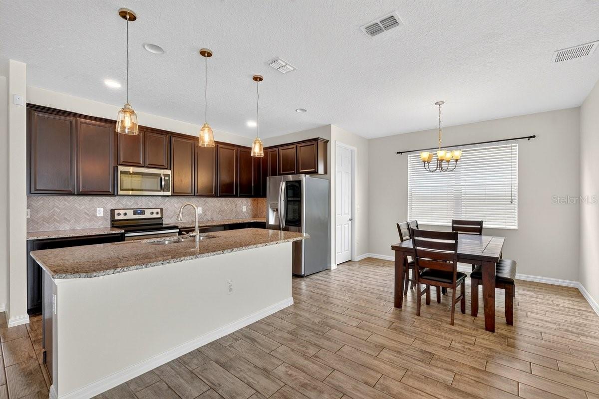 3833 LOON LN — photo 8
