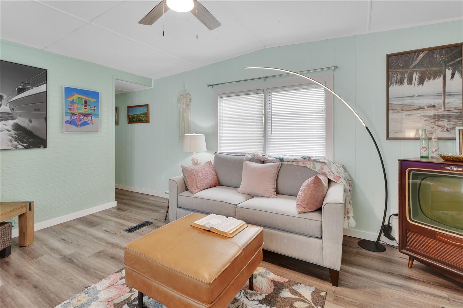 109 CYPRESS DR — photo 3